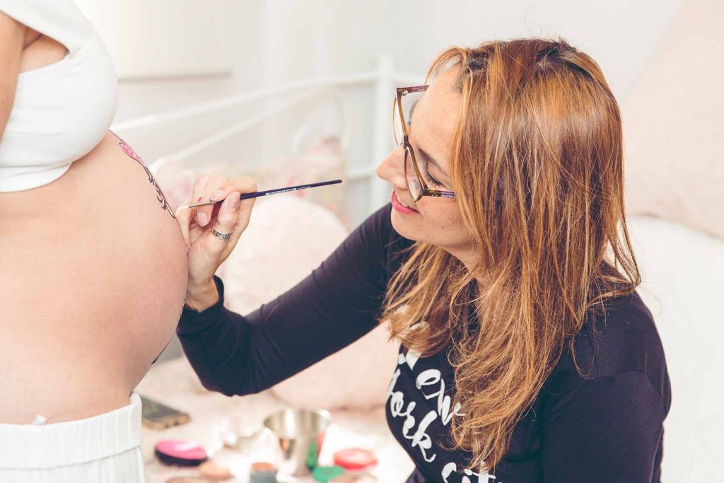 Fotografía de embarazo más belly painting Madrid